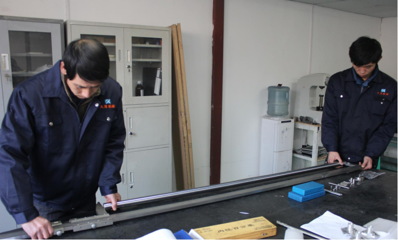 軸類（lèi）產（chǎn）品常規長度公差遊標卡尺檢測